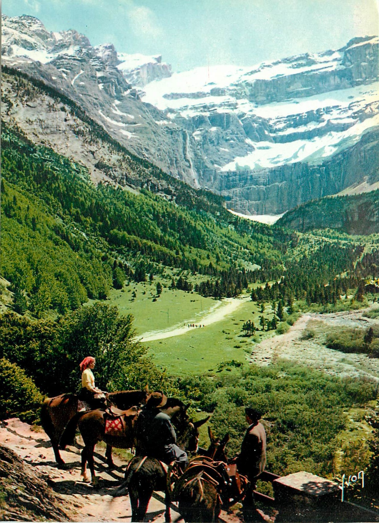 CPM Couleurs et Lumiere de France les Pyrenees site grandiose sur la route du cirque de Gavarnie Ane