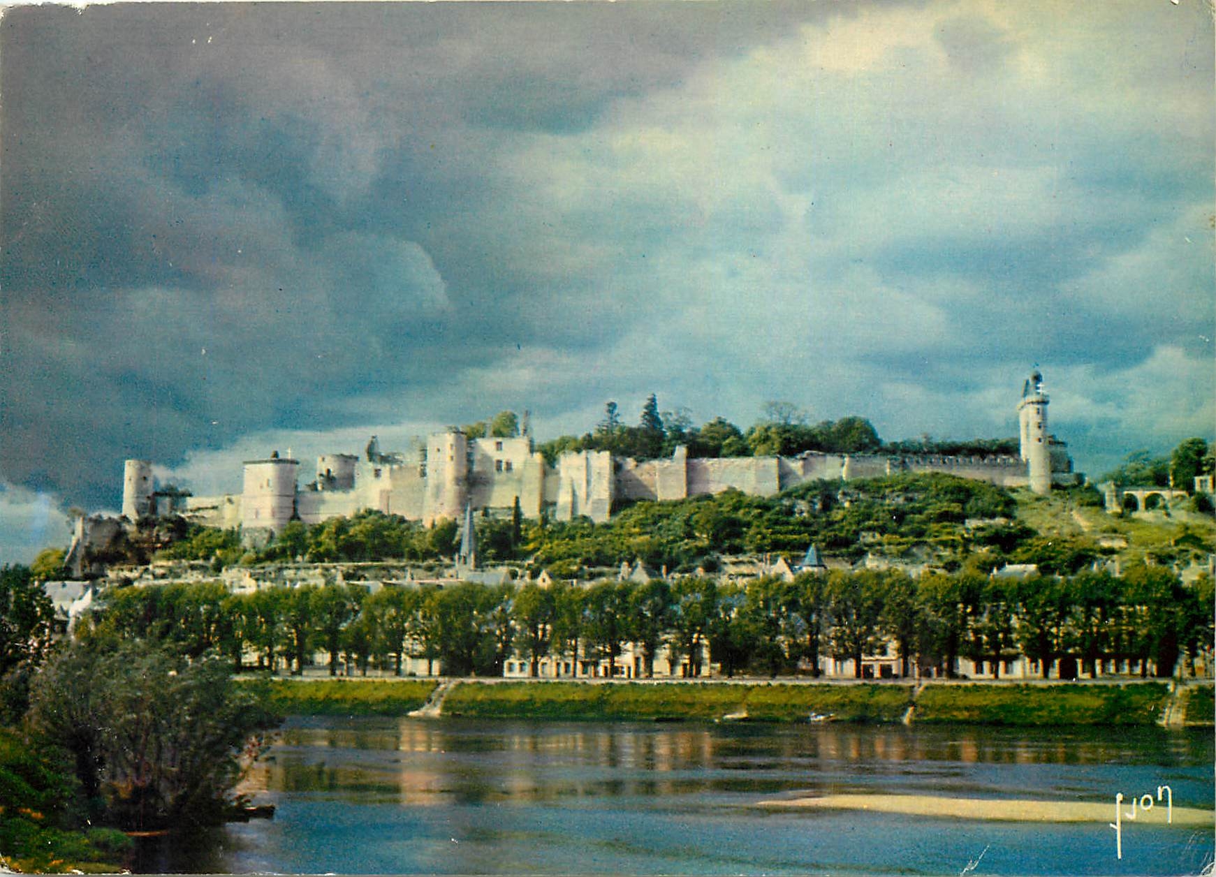 CPM Couleurs et Lumiere de France Val de Loire Chatesau de Chinon (Indre et Loire)