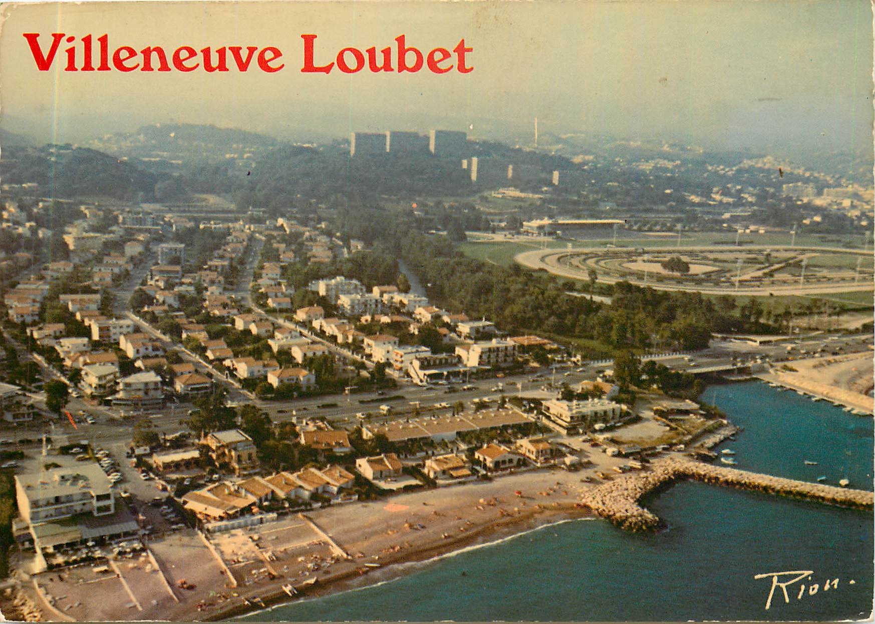 CPM La Cote d'Azur inoubliable Villeneuve Loubet Plage Les Bouches du Loup L'Hippodrome vue aerienne