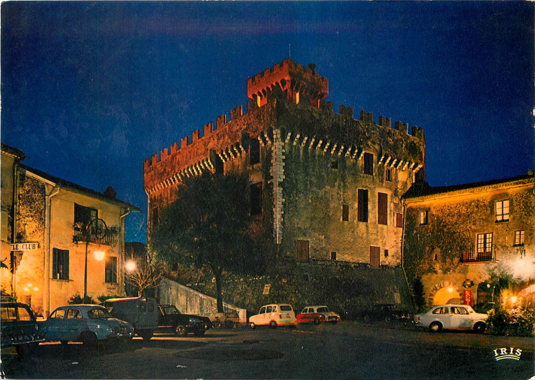CPM Reflets de la Cote d'Azur Cagnes (A Mmes) Dans le vieux village le Chateau Grimaldi Illumina