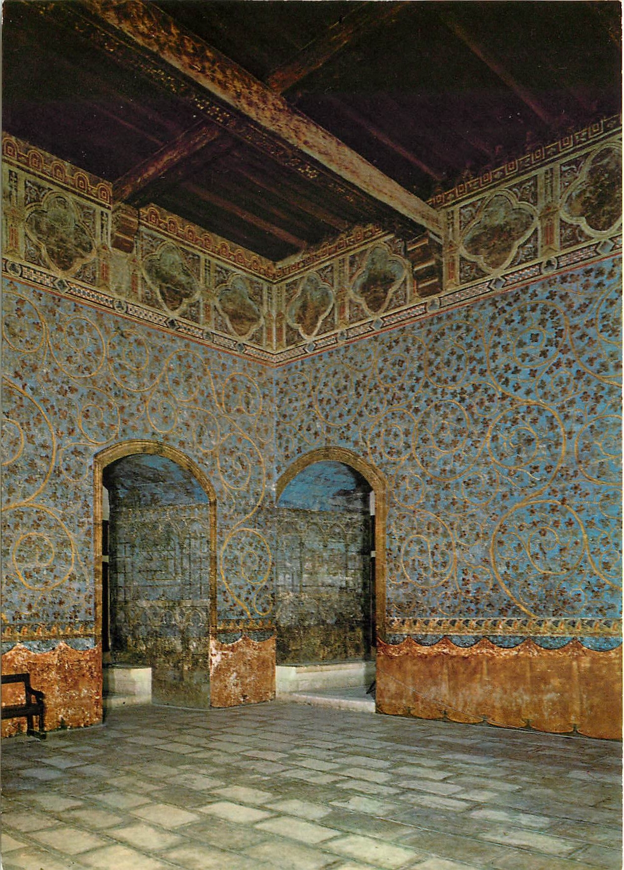 CPM Avignon le Palais des Papes Chambre du Pape