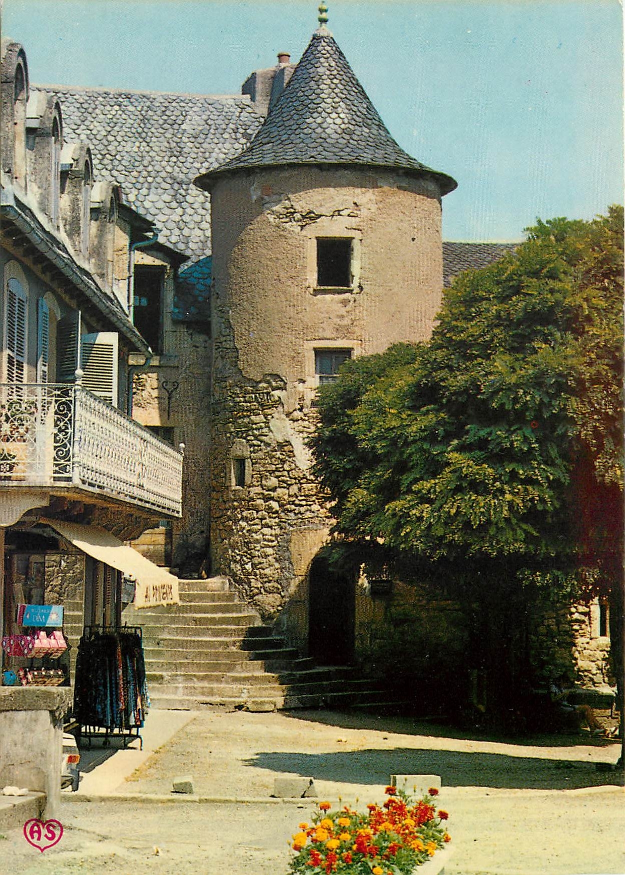 CPM Montbazens (Aveyron) Un des Aspects de la Ville