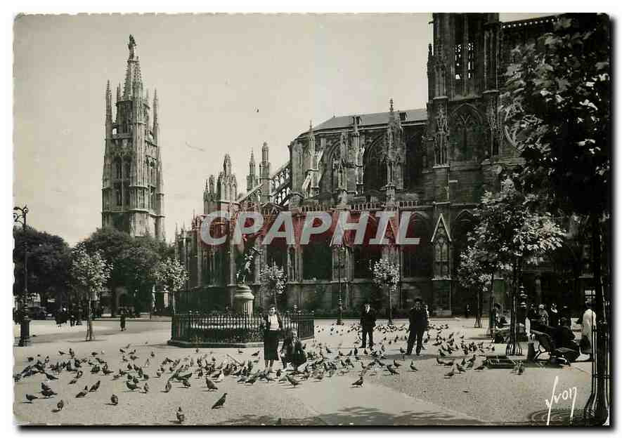 CPM Bordeaux (Gironde) Tour Pey Berland (XVes) et Cathedrale Saint Andre