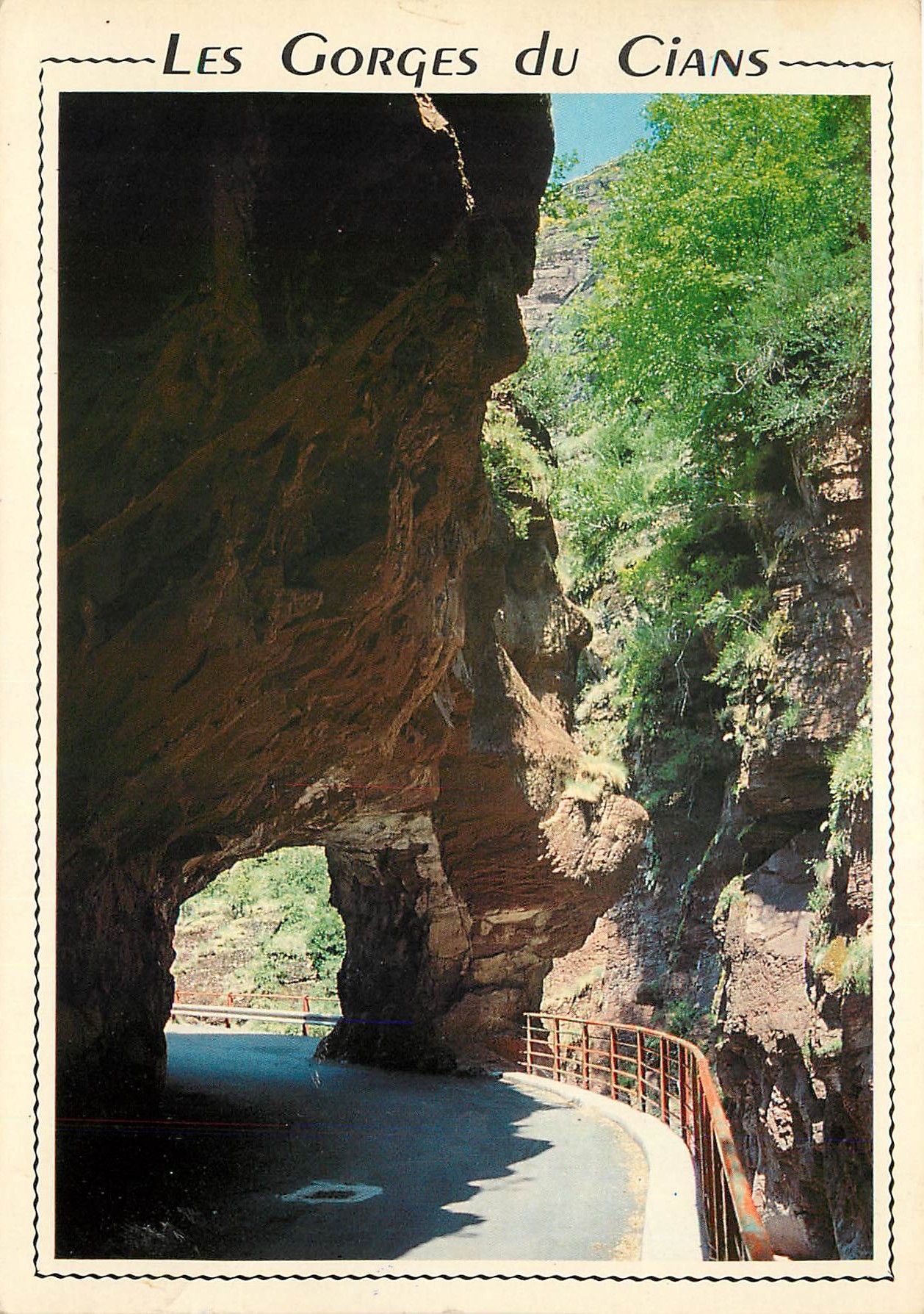 CPM La Cote d'Azur et son arriere pays les Gorges du Cians La Grande alue Taillees dans les Schistes