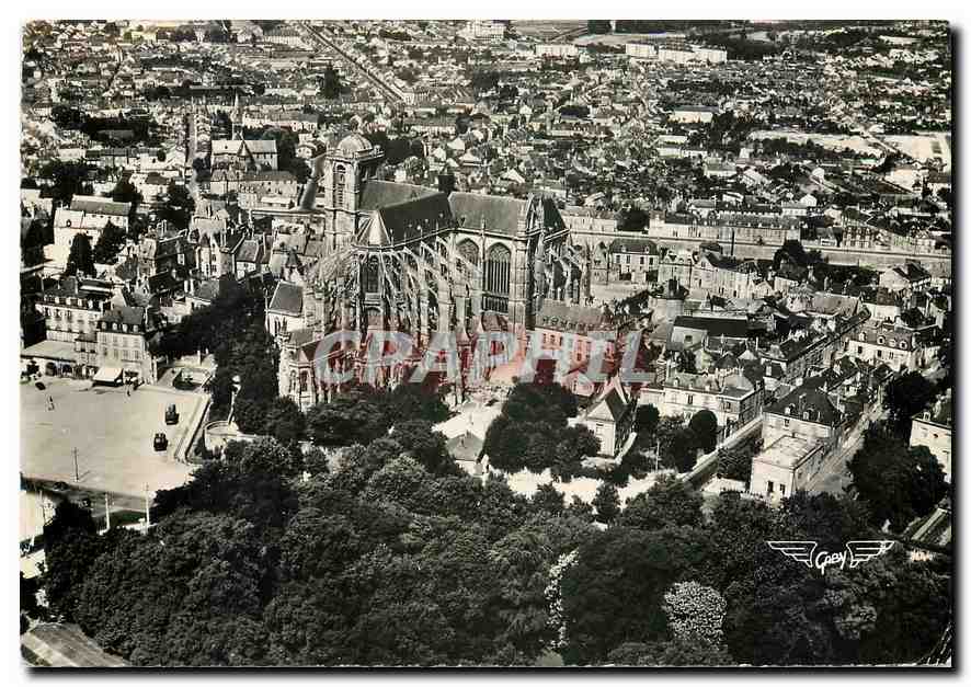 CPM La France vue du Ciel Vendome (L et C) L'Eglise de la Trinite Clocher du XIIes Ancienne Abbaye