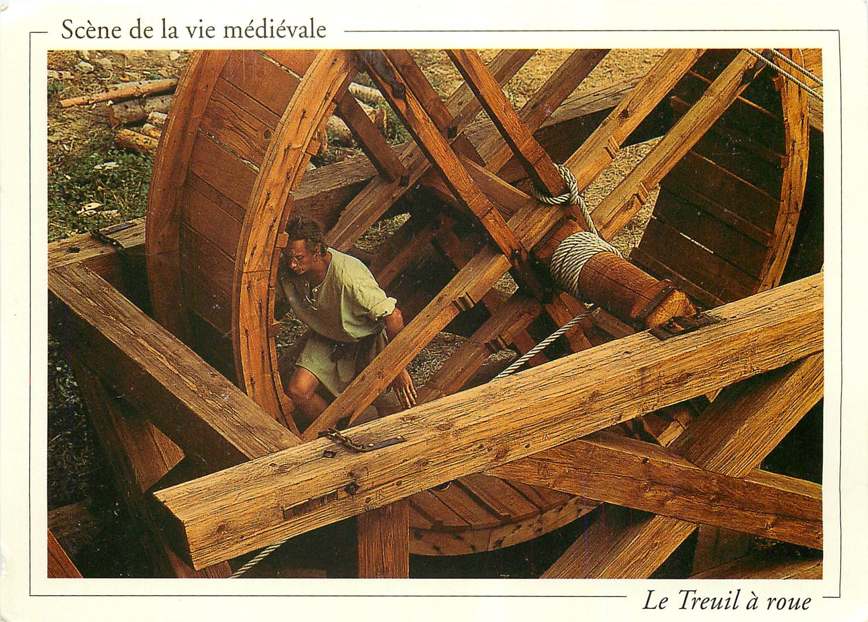 CPM Scene de la vie medievale Treuil a roue