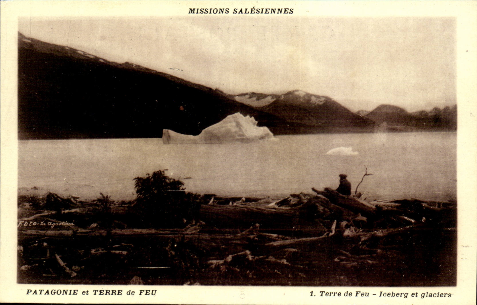 Patagonie et Terre de Feu -CPA- Iceberg et glaciers - Missions Salesiennes