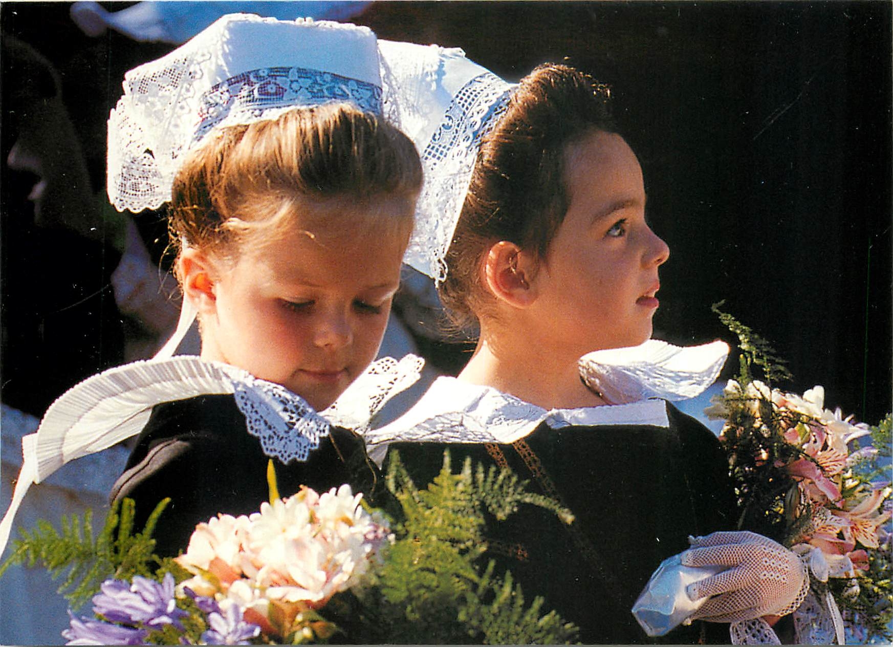 CPM La Bretagne Pittoresque Enfants du Pays de Fouesnant 