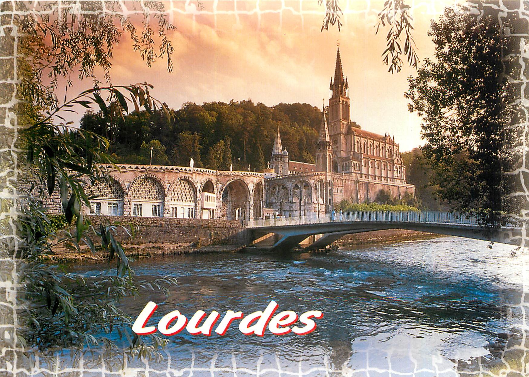 CPM Lourdes La Basilique le Gave et les nouveaux ponts 
