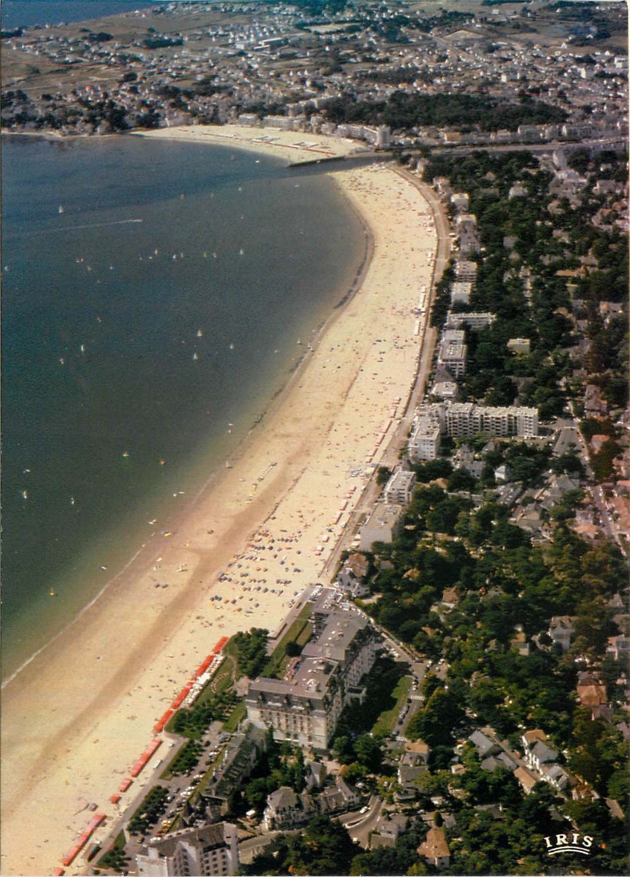 CPM La Baule Loire Atlantique au fond le Pouliguen 