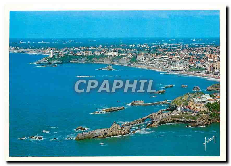CPM Biarritz Pyr Atl Cote Basque Vue aerienne et au premier plan le Rocher de la Vierge 