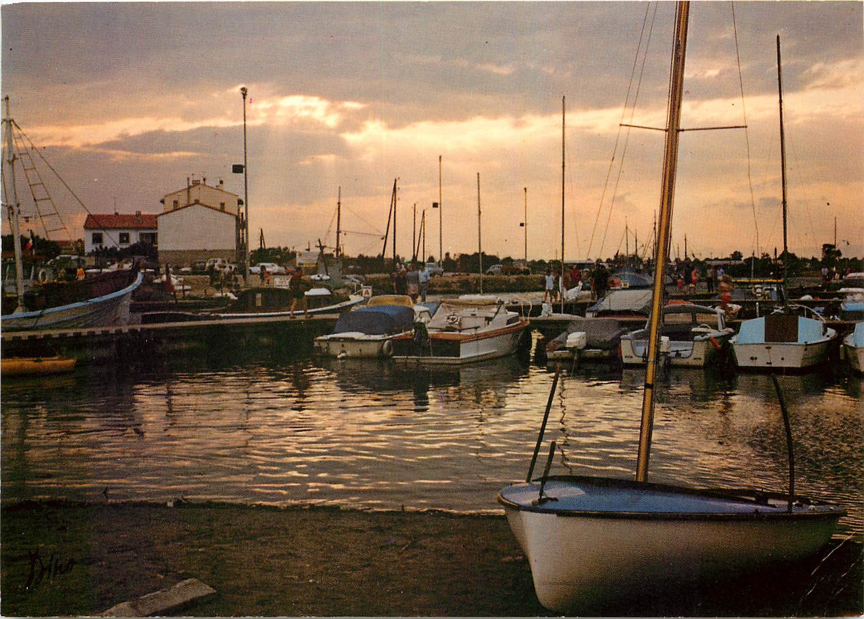 CPM Canet Plage La Plage Radieuse Le Port de Plaisance au crepuscule 