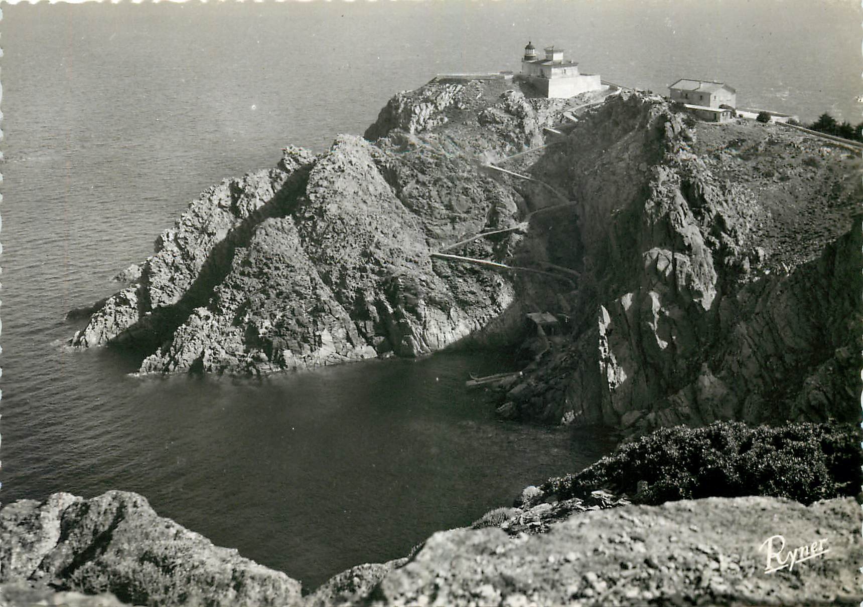 CPM Les Iles d'Or Ile du levant Le Phare 