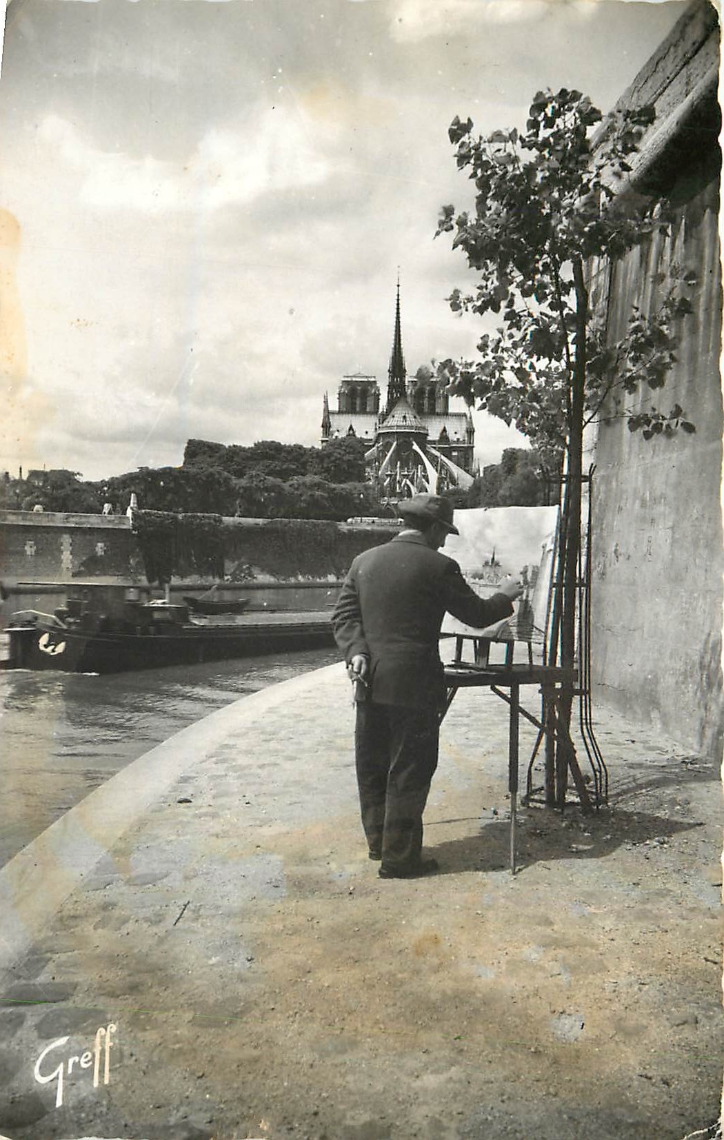 Peintre devant la cathédrale Notre-Dame — Paris — Éditeur Greff