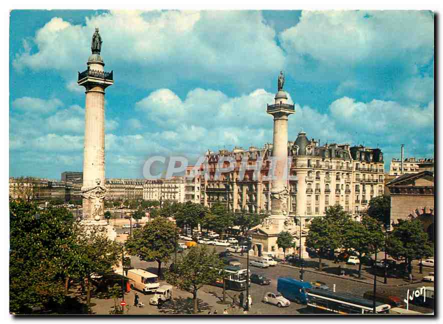 CPM Paris Les Colonnes de la Place de la Nation 