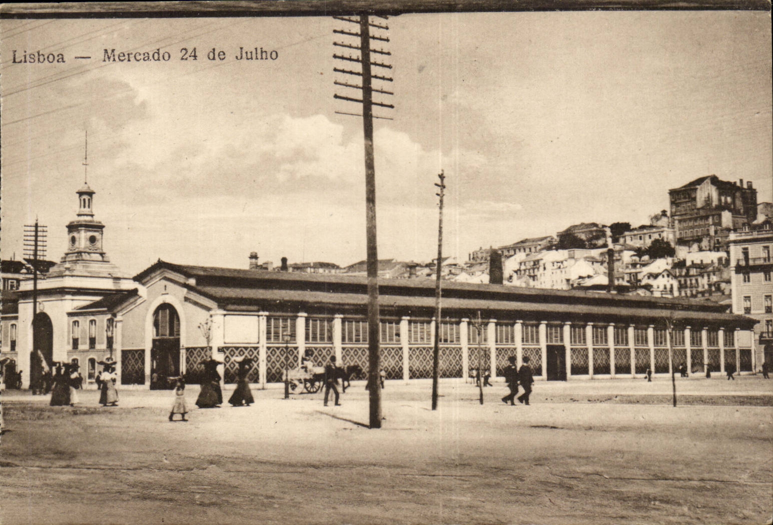 Oran -CPA- Entree du Boulevard Seguin au Cercle Militaire
