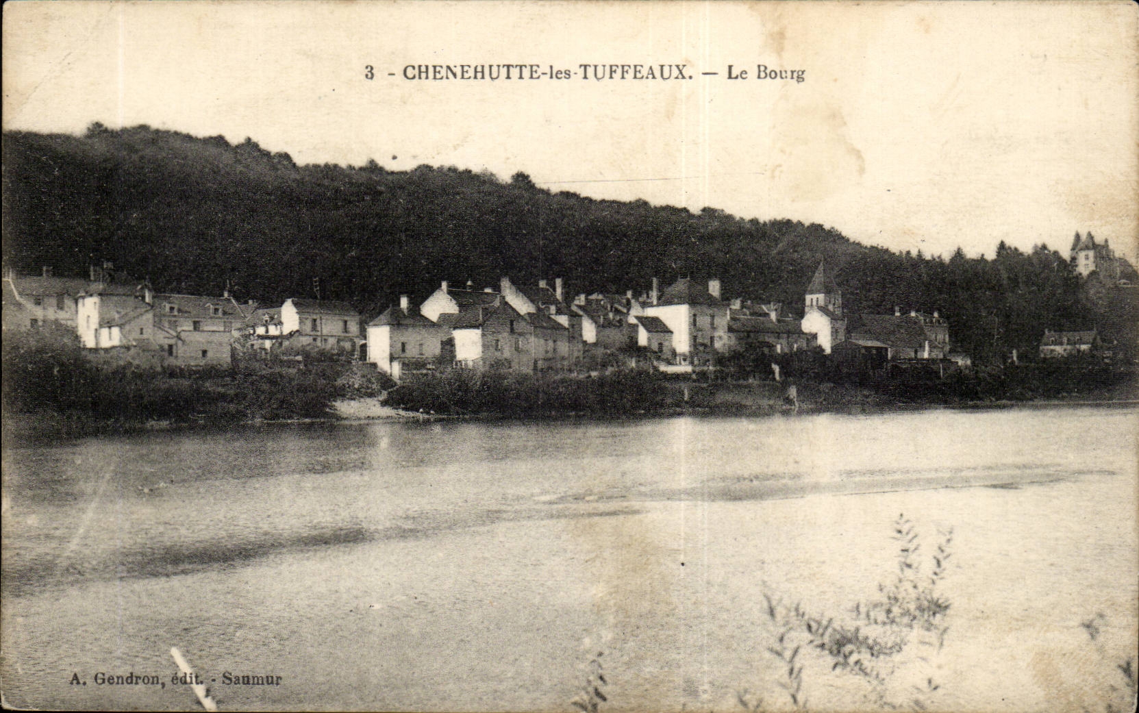 Chenehutte-les-Tuffeaux -CPA- Le Bourg
