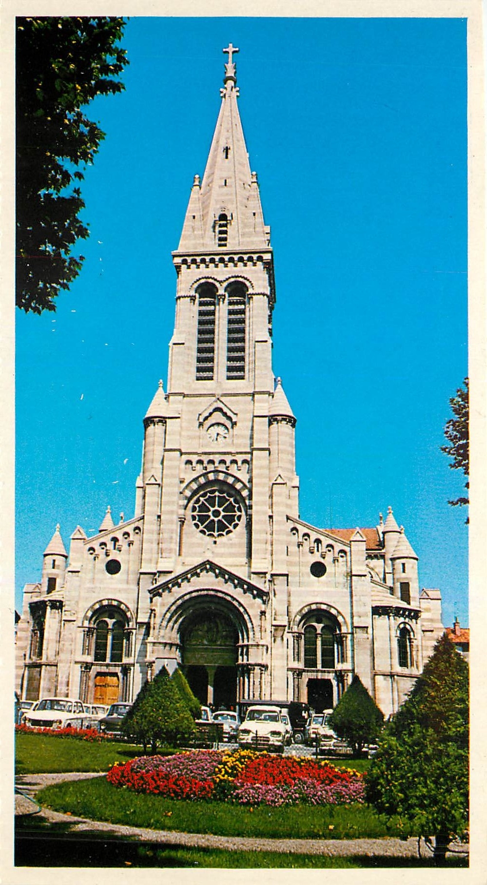 CPM La Cathedrale La Peche est possible dans beaucoup de rivieres et le Parc des Ecrins 