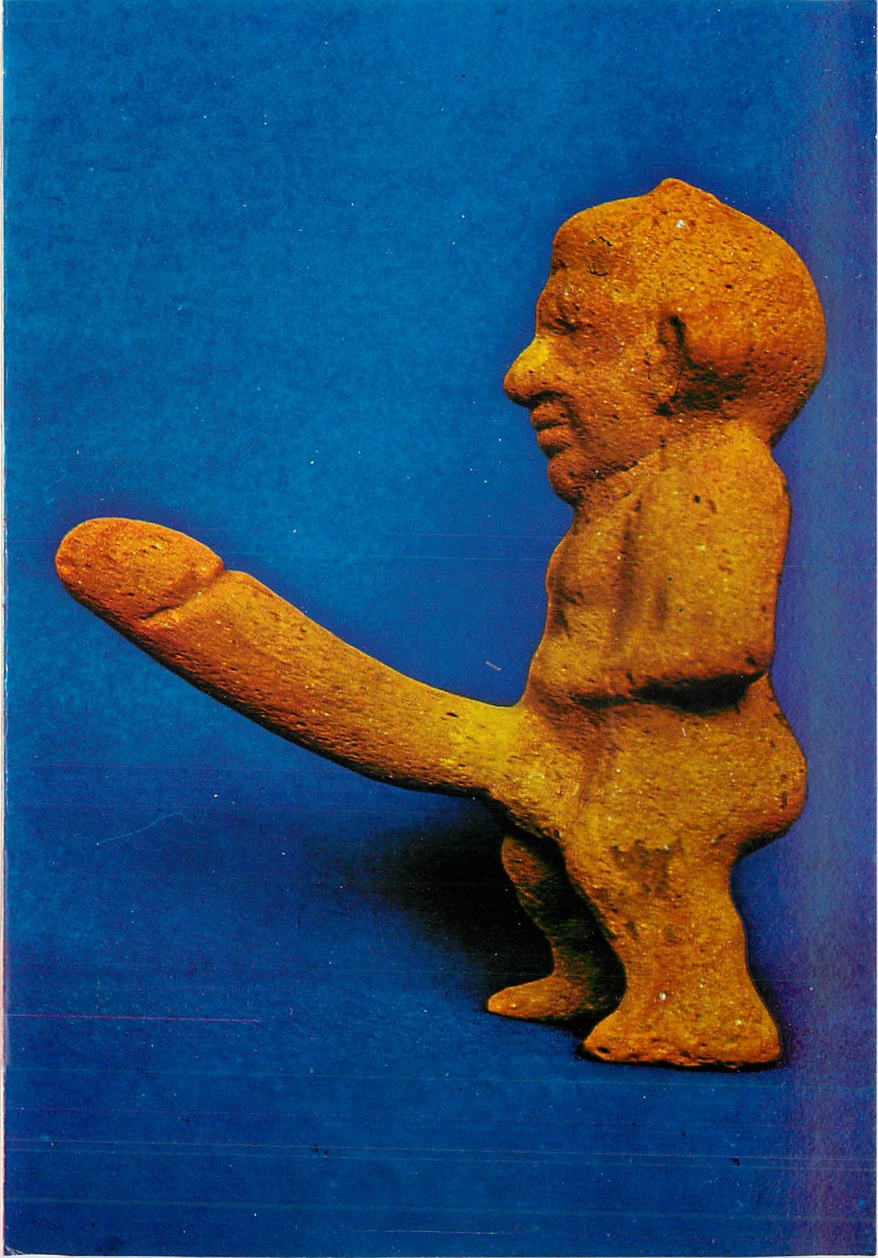 CPM Cette statur en terre cuite a ete trouvee dans le bordek et symbolize la fecondite 