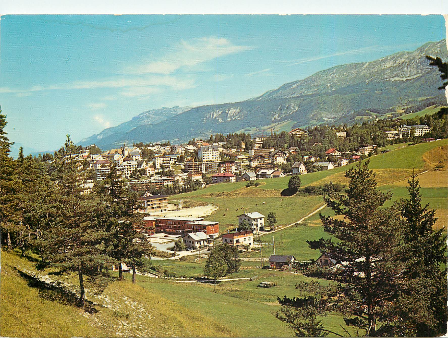 Villard-de-Lans (38) — Vue générale — Les Alpes Touristiques
