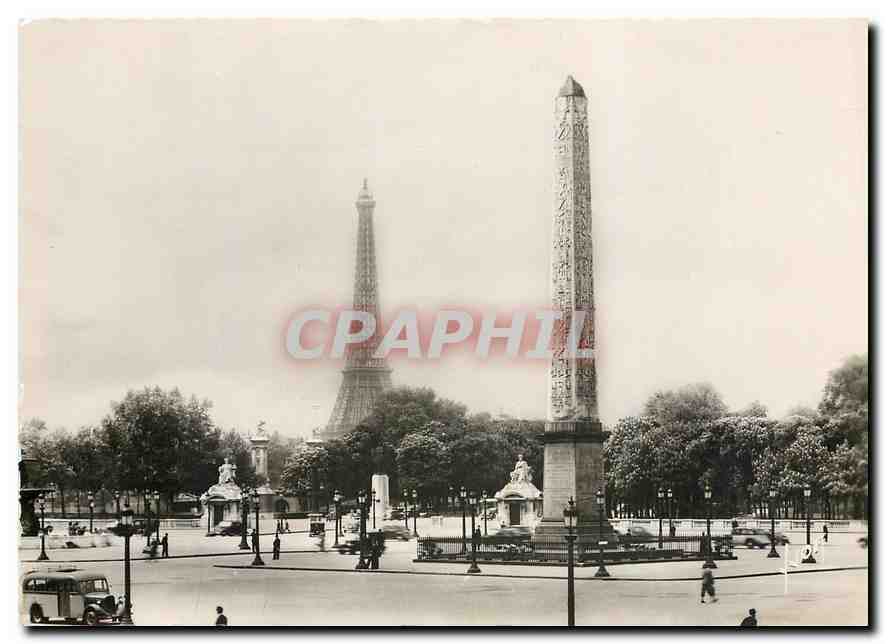 CPM Paris en Flanant L'Obelisque de la Place de la Concorde Au fond la Tour Eiffel 
