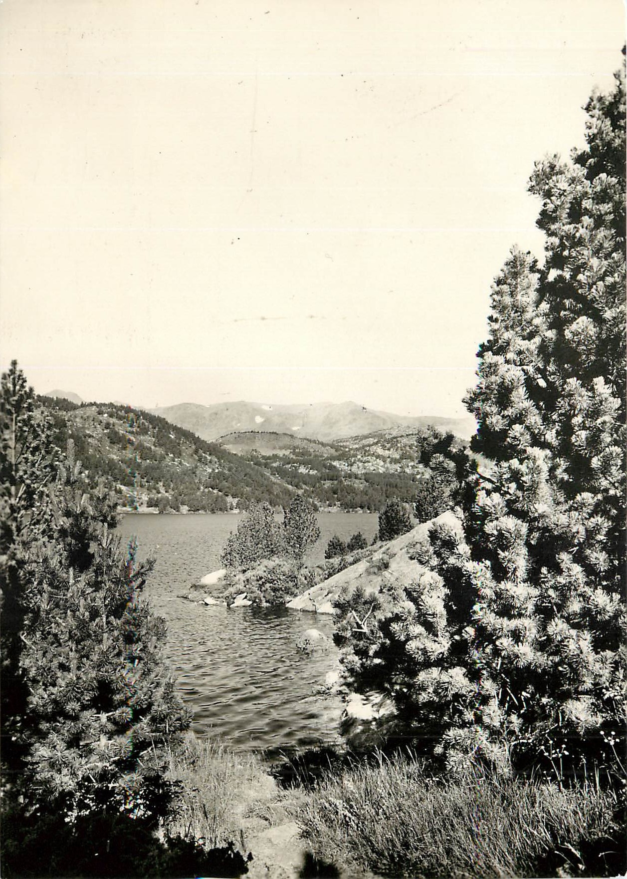 CPM Lac des Bouillouses PO Au fond montagne Le Carlitte 