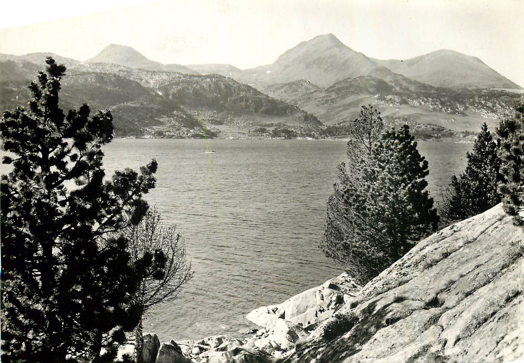CPM Lac des Bouillouses PO Au fond montagne Le Carlitte 