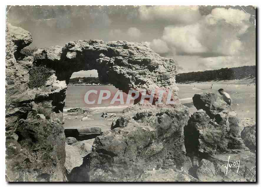 CPM St Palais Charente Inf Les grands rochers des Pierrieres 