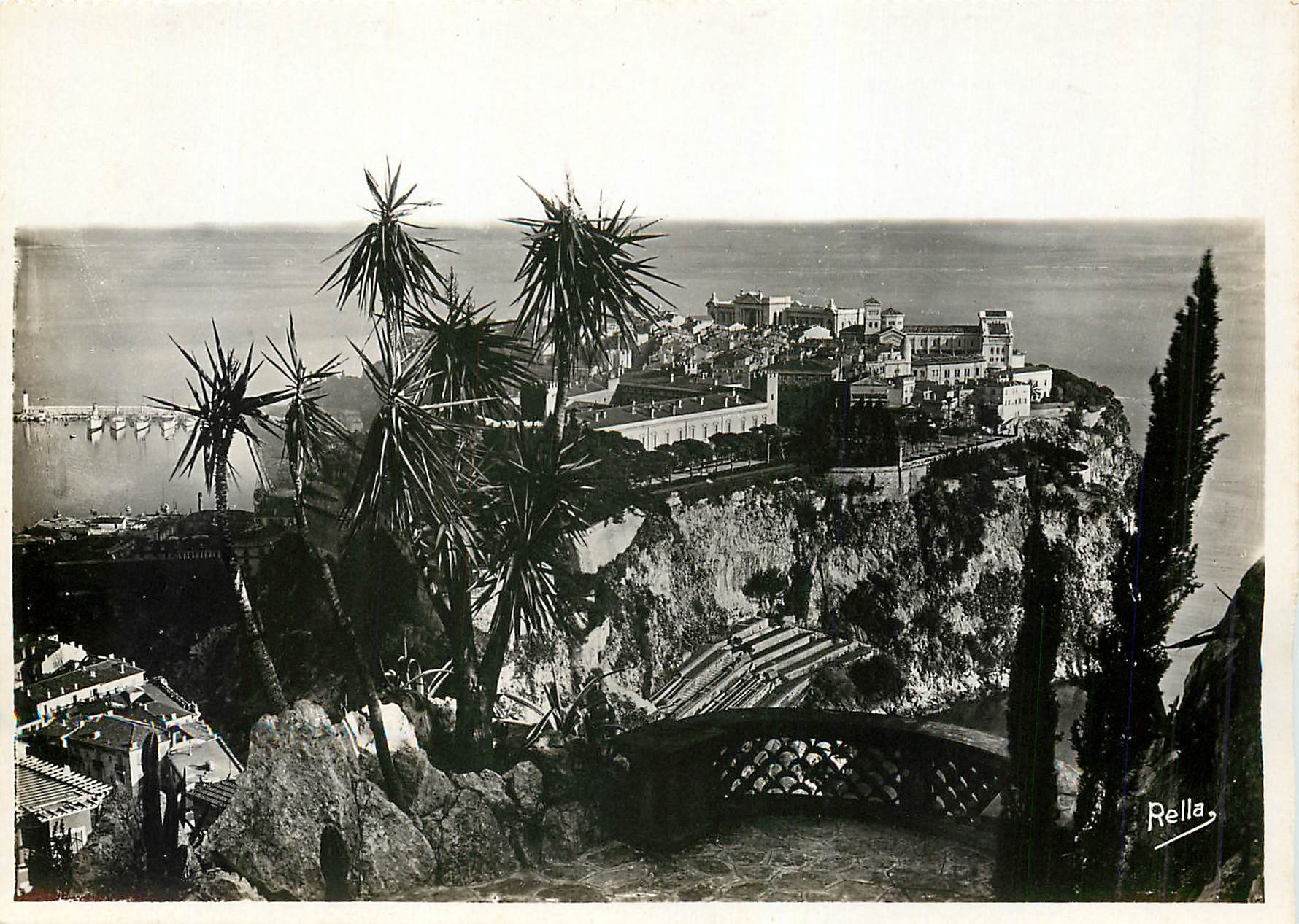 CPM Le Rocher de Monaco vu des Jardin Exotiques 