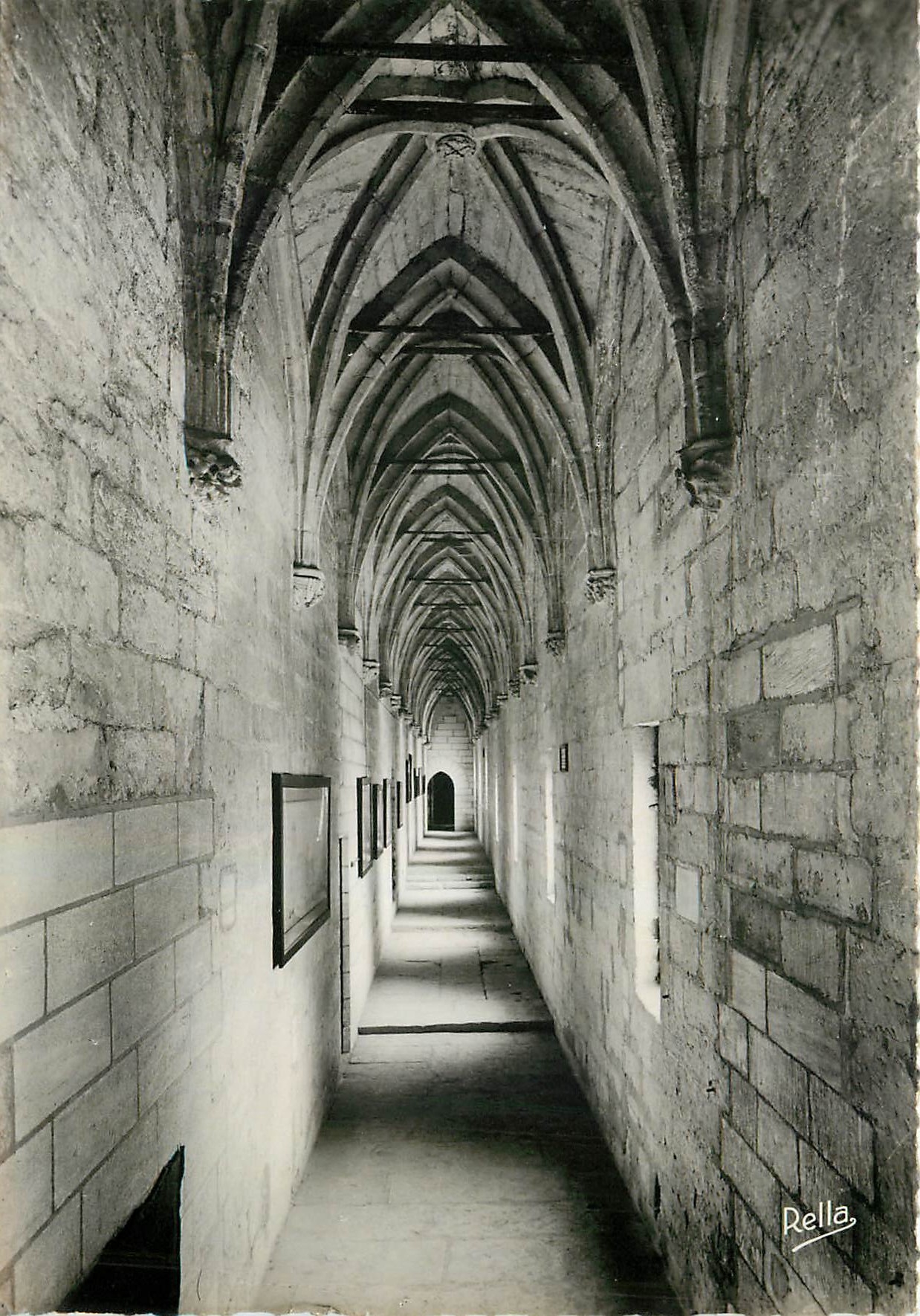 CPM Avignon Palais des Papes Galerie du Conclave 