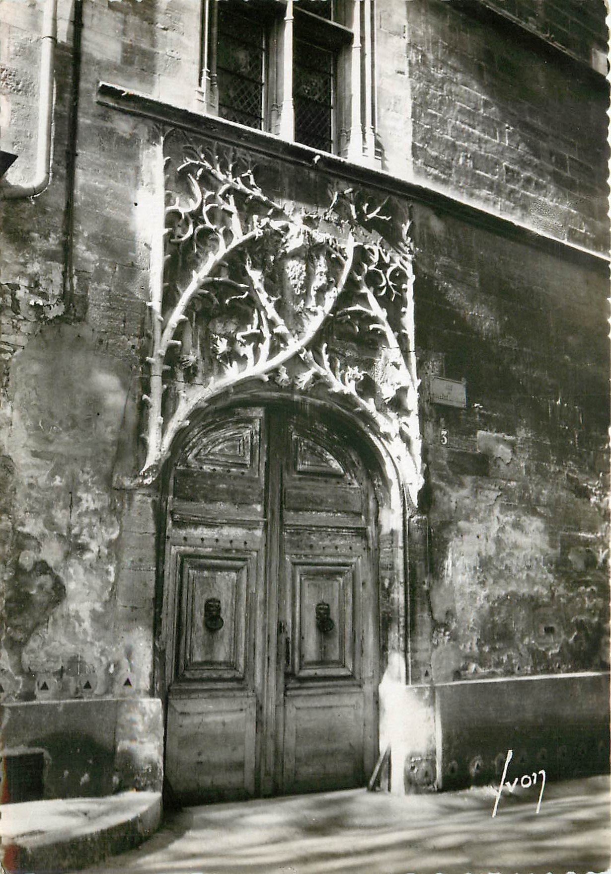 CPM Avignon Vaucluse Vieille porte rue du College de Roure 