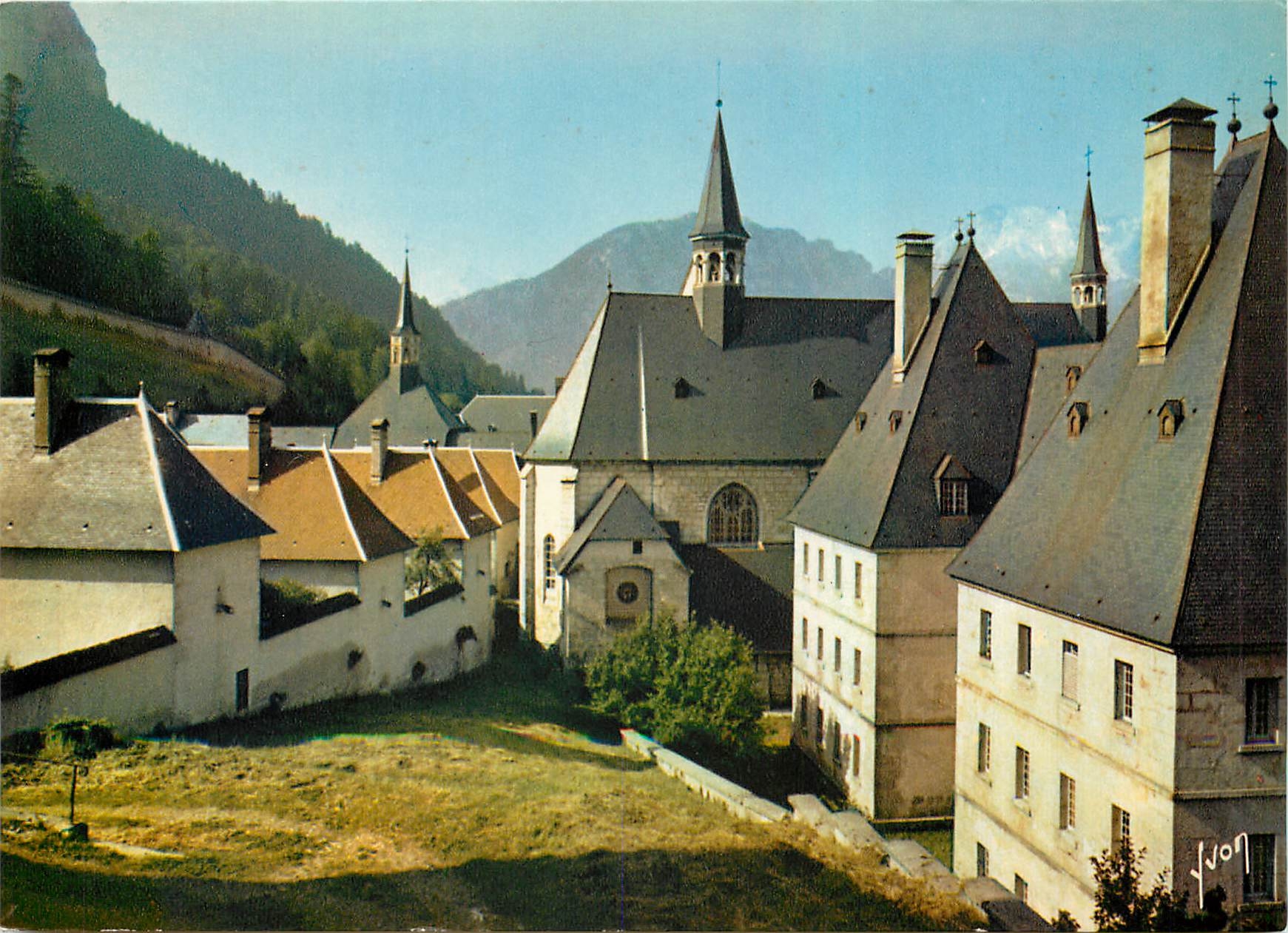 CPM Monastere de la Grande Chartreuse Le Haut du Cloitre et le Chevel de l'Eglise 