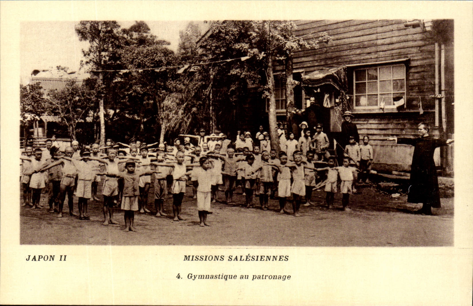 Japon II — Gymnastique au patronage — Missions Salésiennes