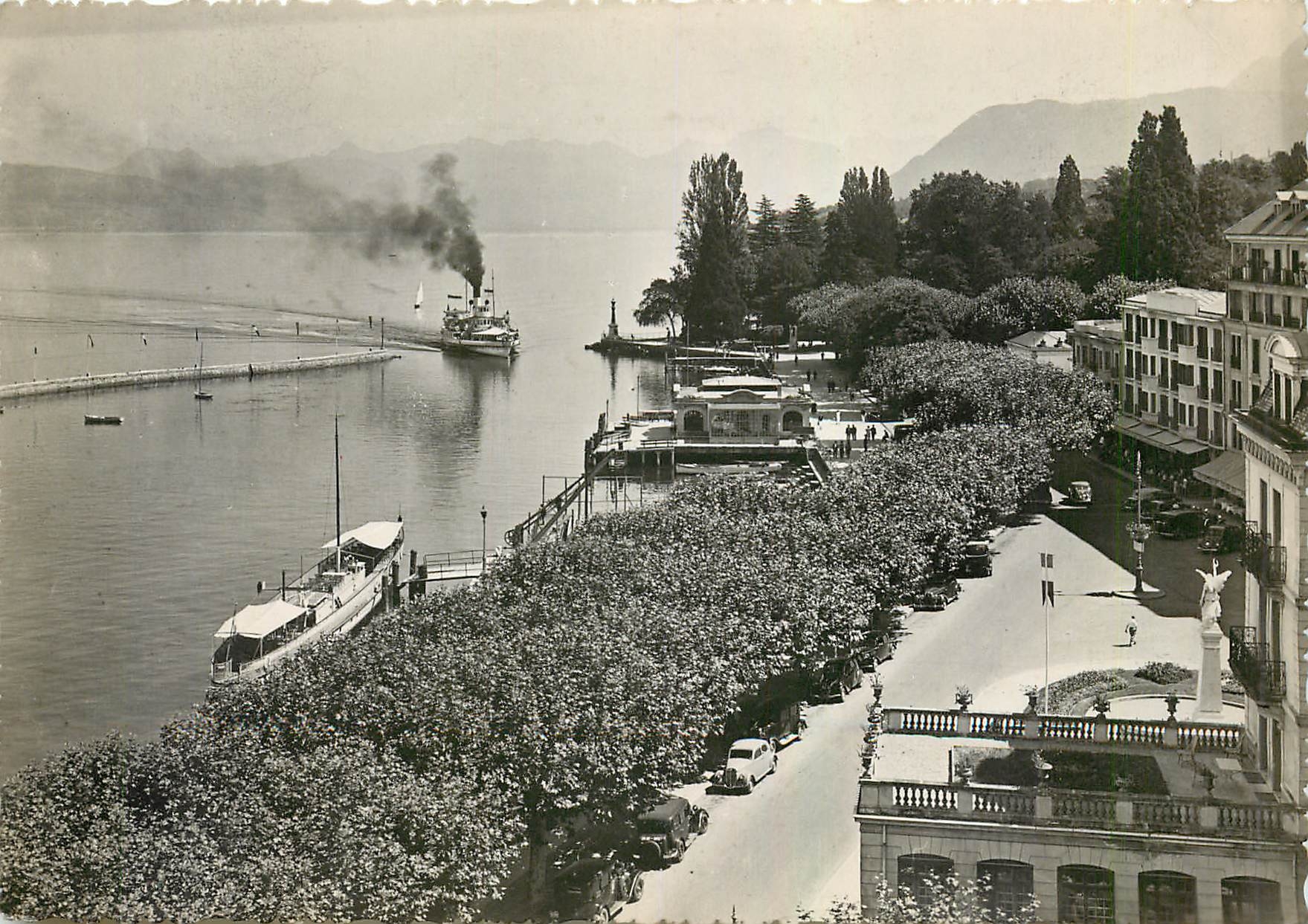 CPM Evian les Bains Le Port 