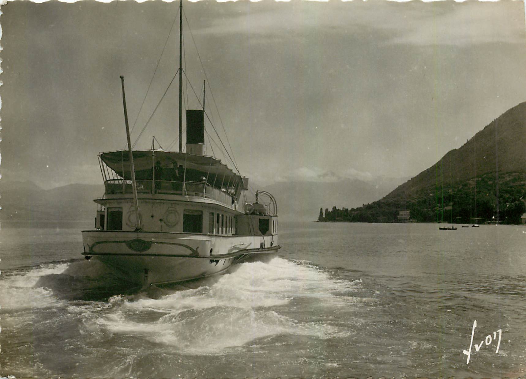 CPM Evian les Bains Hte Savoie Depart du Bateau 