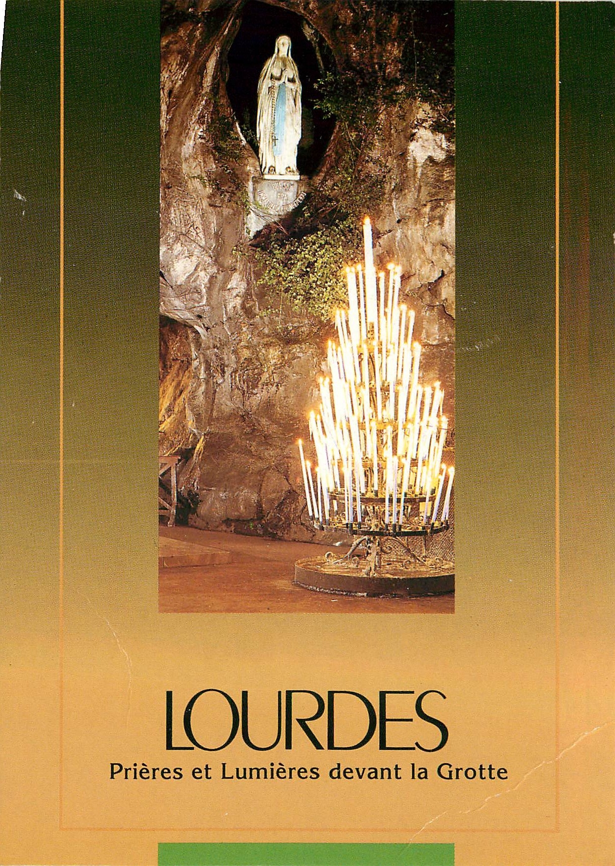CPM Lourdes Prieres et Lumieres devant la Grotte 