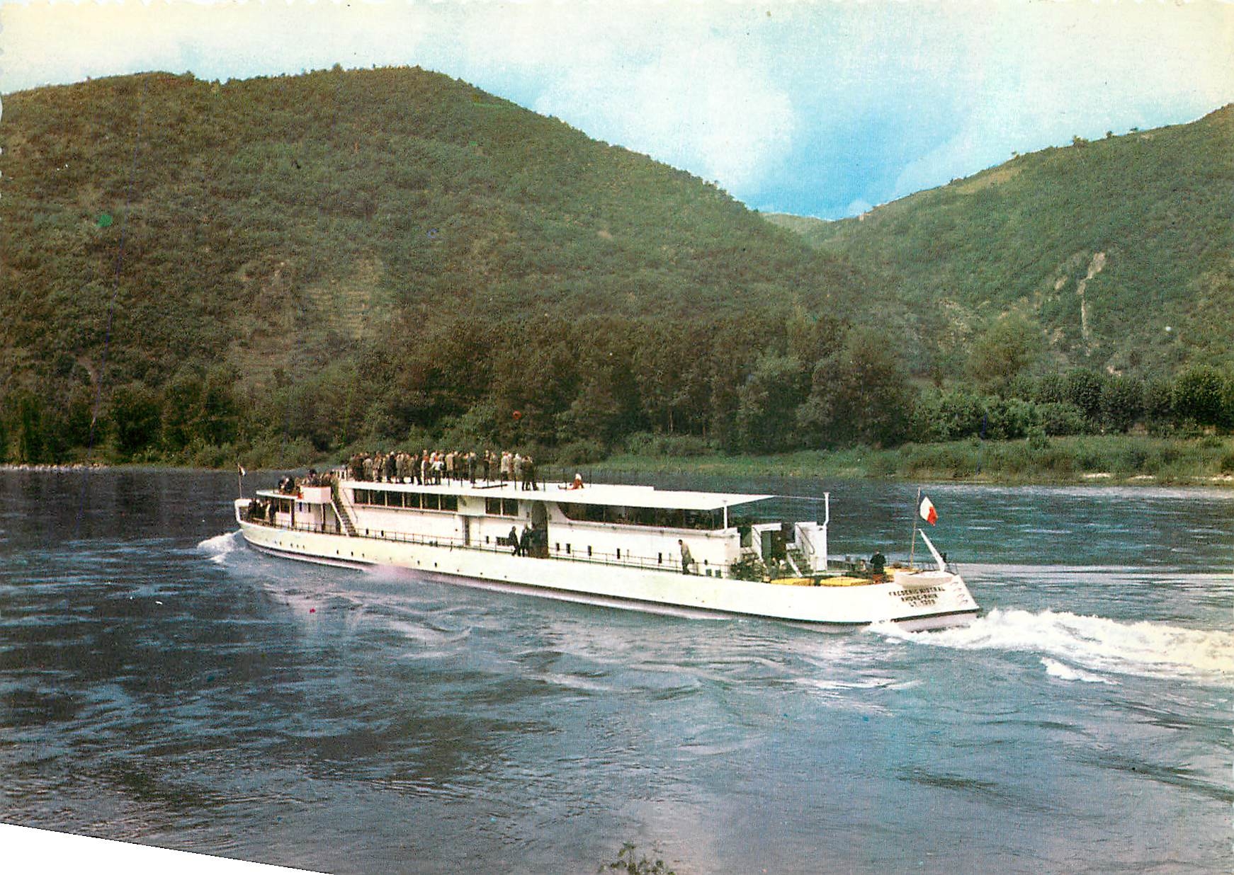 CPM La Vallee du Rhone Croisiere sur le Frederic Mistral 