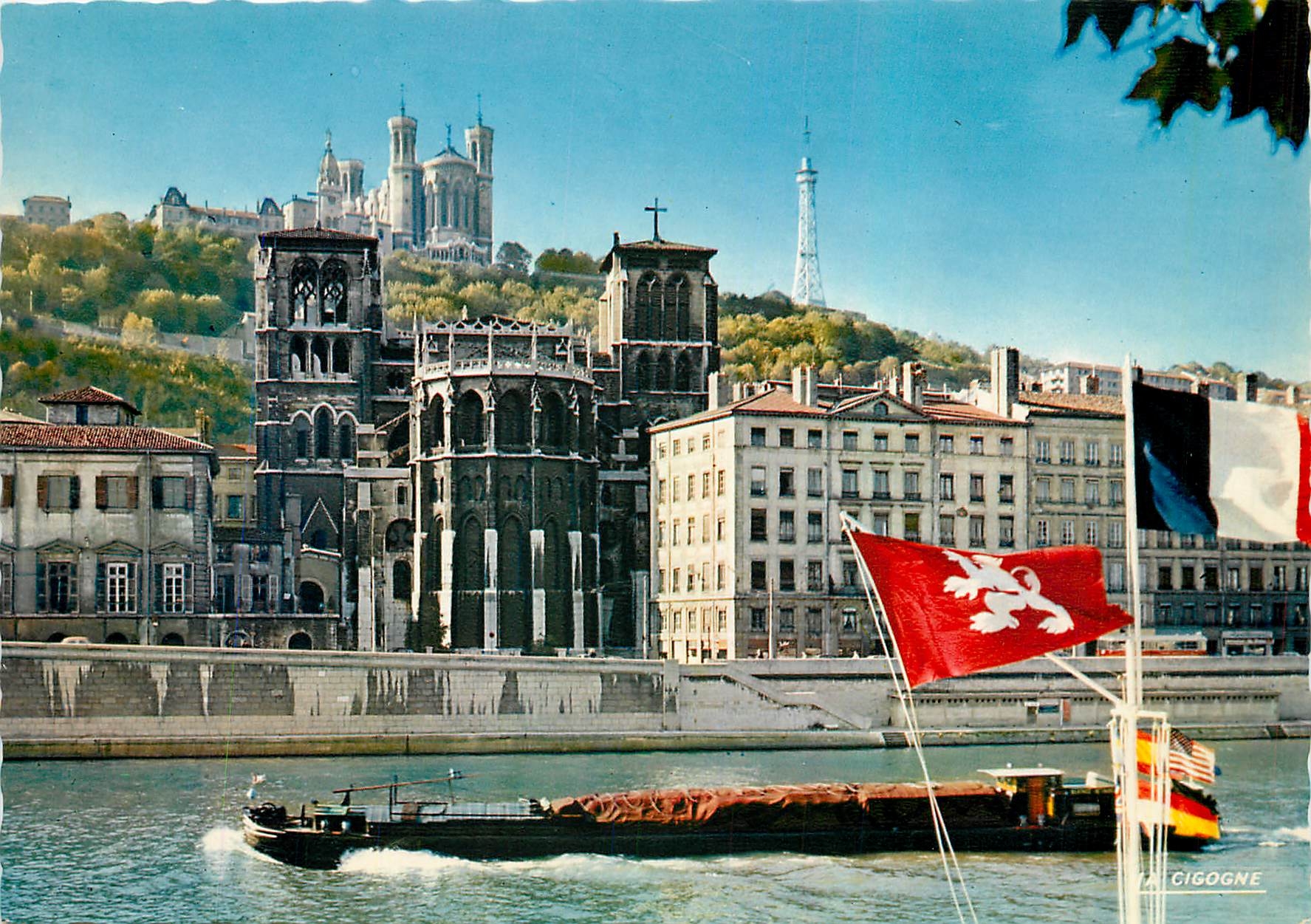 CPM Lyon Saone eglise primatiale St Jean et colline de Fourviere 