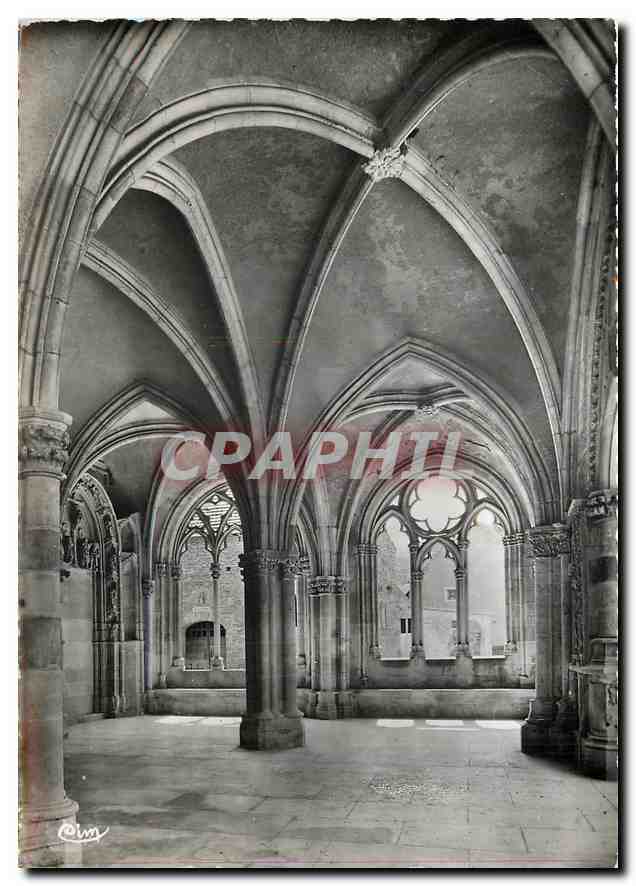 Saint-Père-sous-Vézelay (Yonne) — L'Intérieur du Porche (XIVe s.) — Combier, Imp. Macon