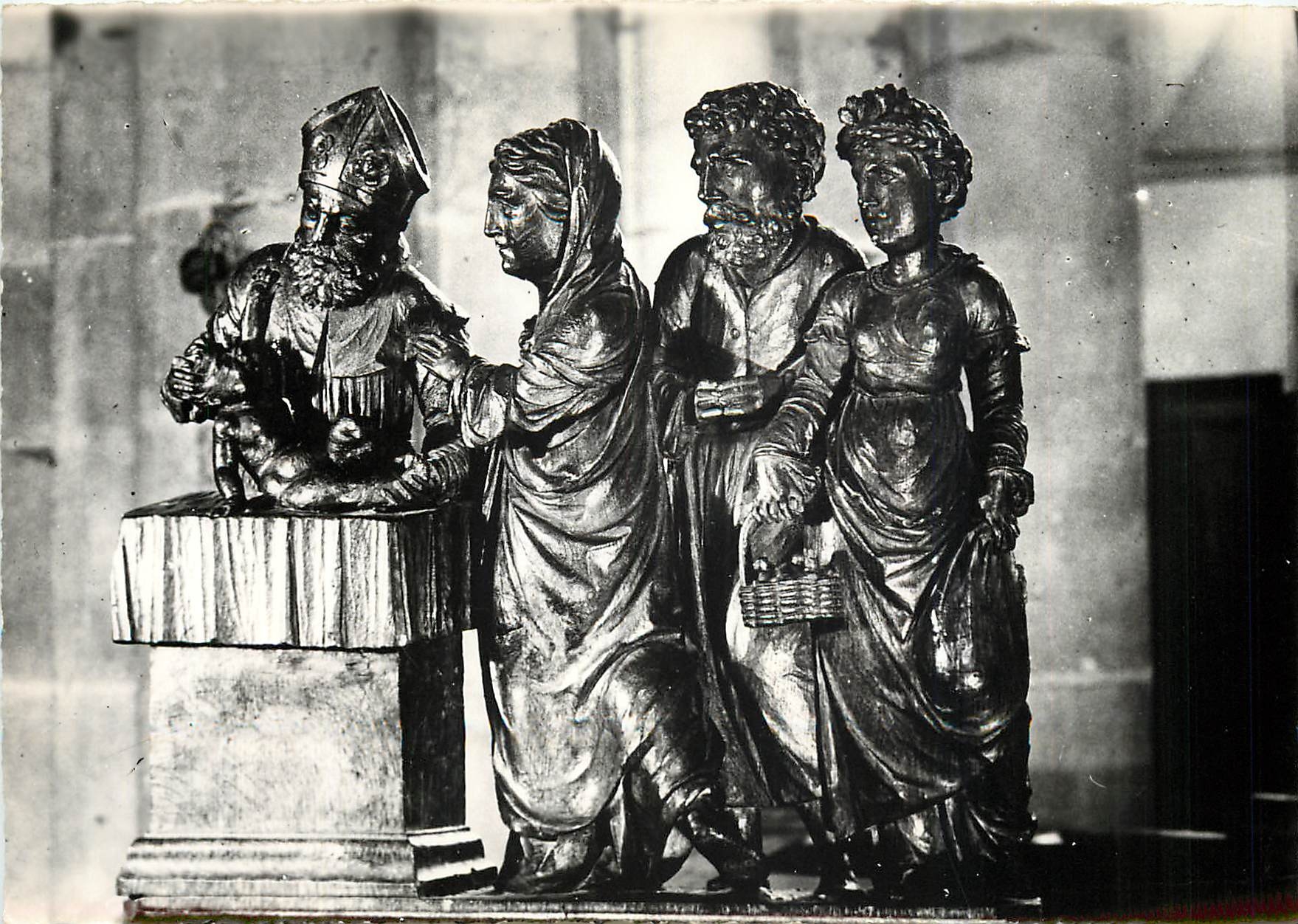 CPM Montreal Yonne Les stalles de l'Eglise Presentation de Jesus au Temple 