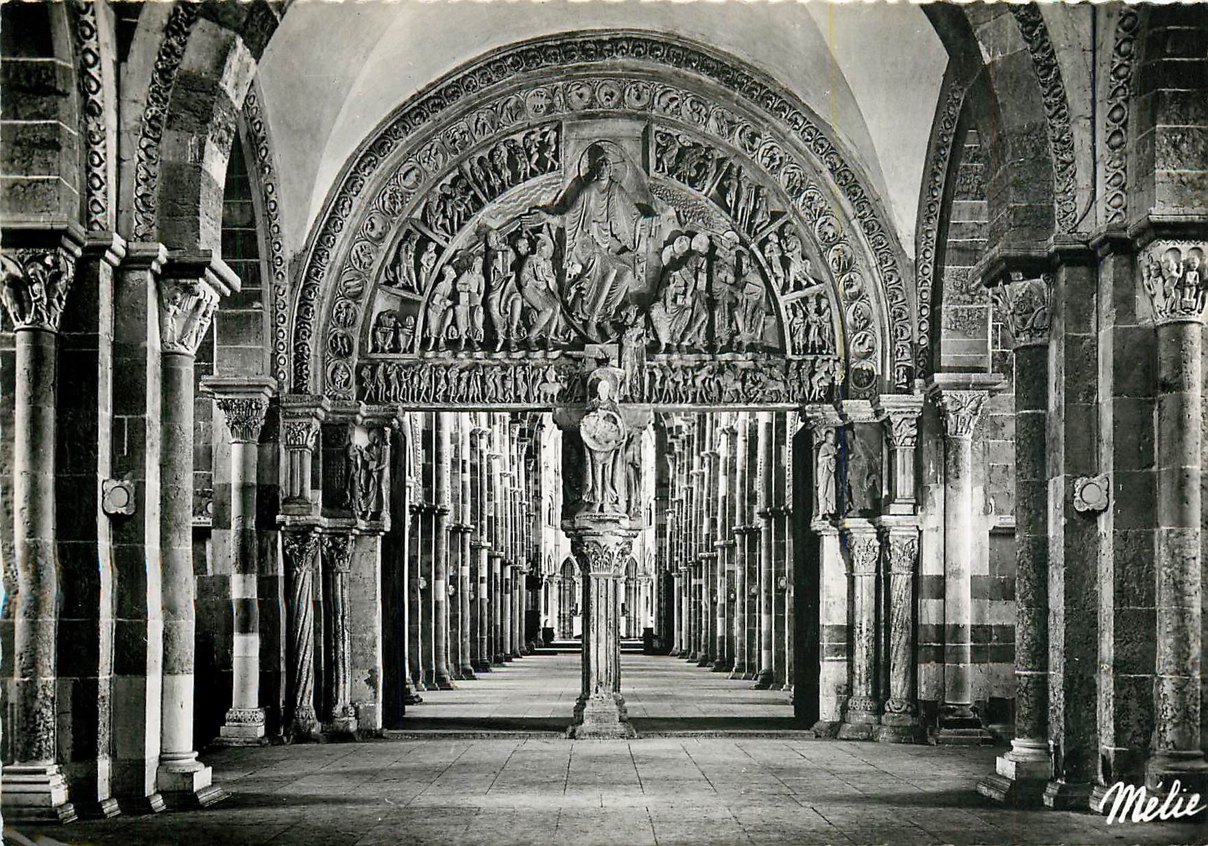CPM Vezelay Yonne Eglise Abbatiale de Sainte Madeleine Le Narthex et la Nef 