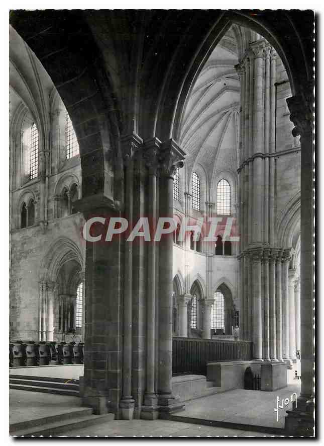 CPM Vezelay Yonne Basilique de la Madeleine Le Deambulatoire cote Sud 