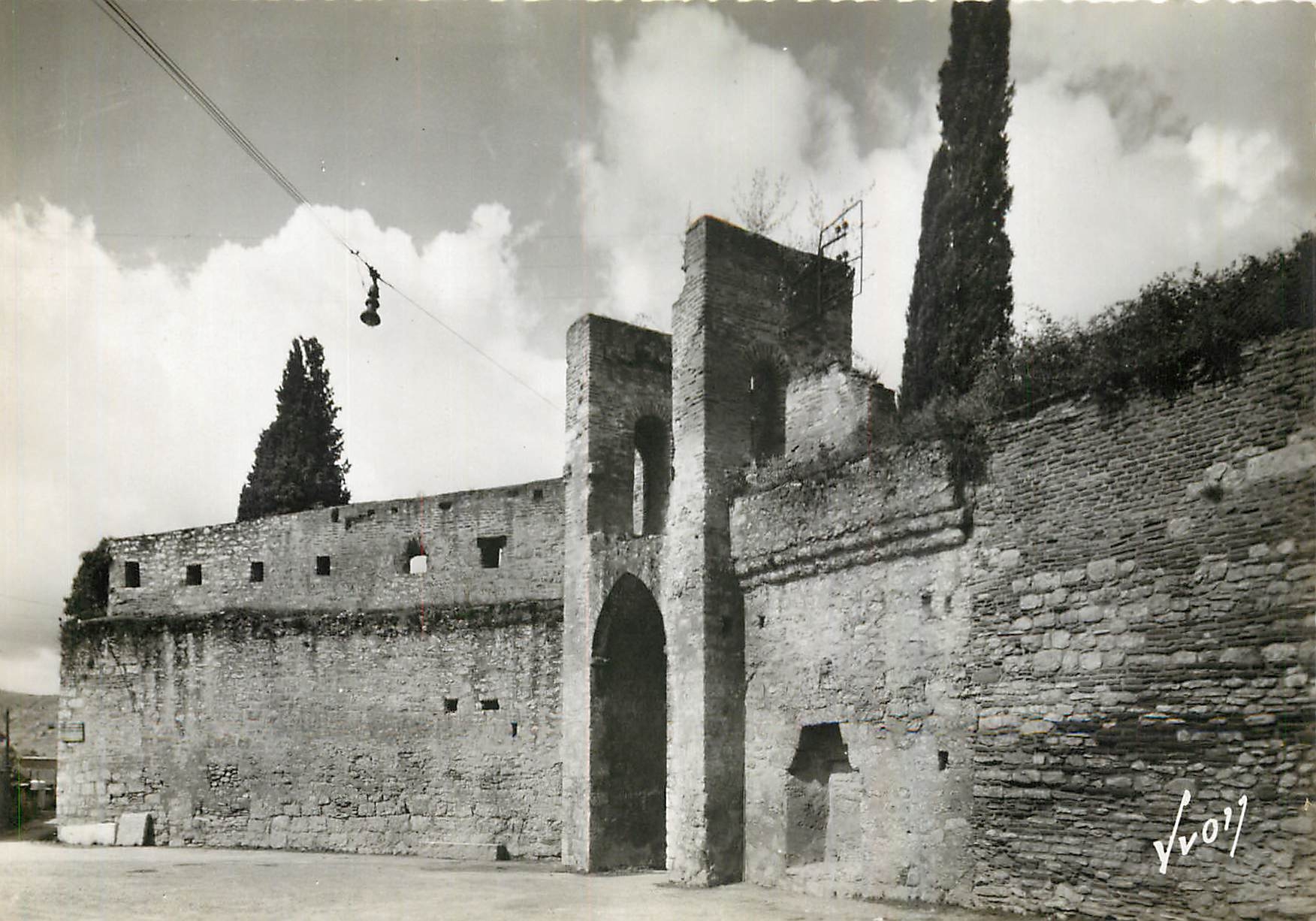 Cahors (Lot) — Die Mauern und das Tor Saint-Michel — Les Éditions d'Art Marial, Paris