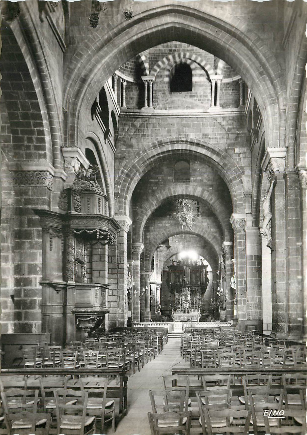 CPM Le Puy en Velay Haute Loire Interieur de la Cathedrale ND 