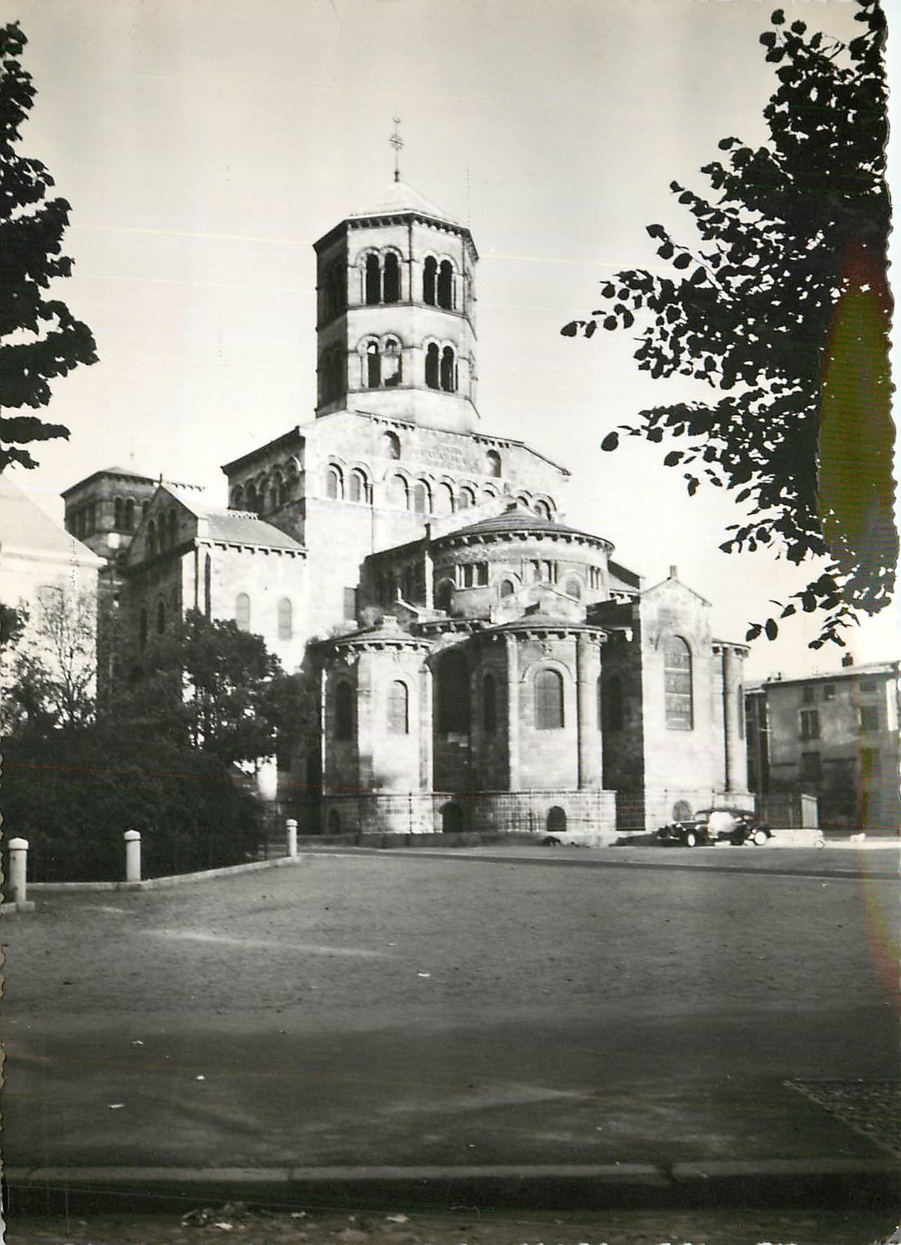 CPM Issoire Puy de Dome L'Eglise Saint Paul 