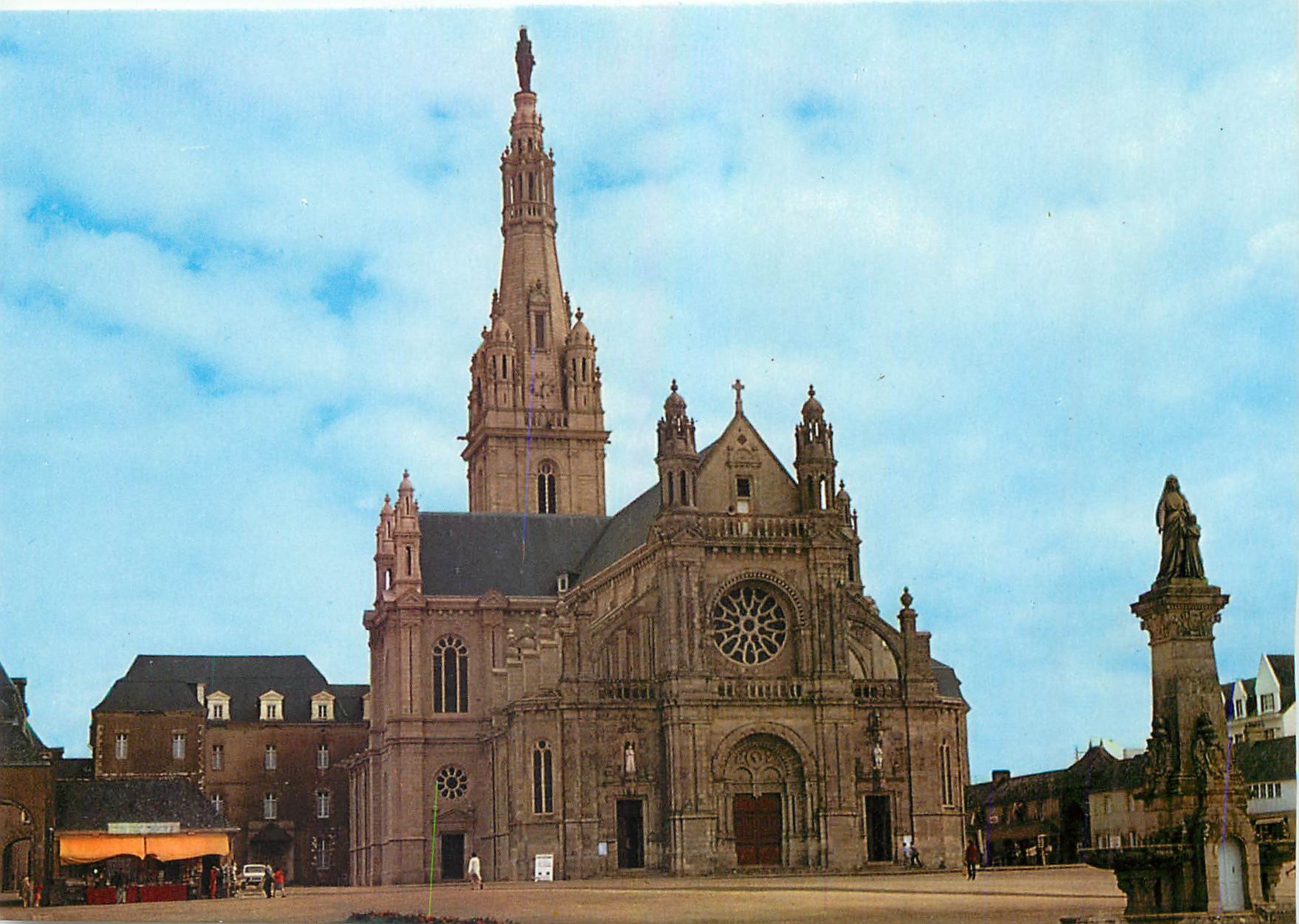 CPM Sainte Anne d'Auray Morbihan La Basilique et la Fontaine Miraculeuse 