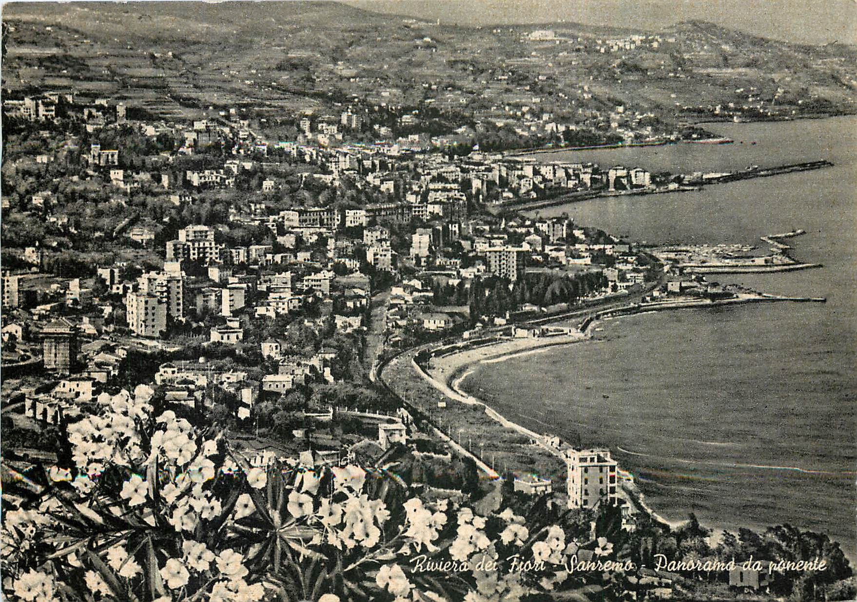 CPM Riviera dei Fiori S Remo Vue generale prise de l'ouest 