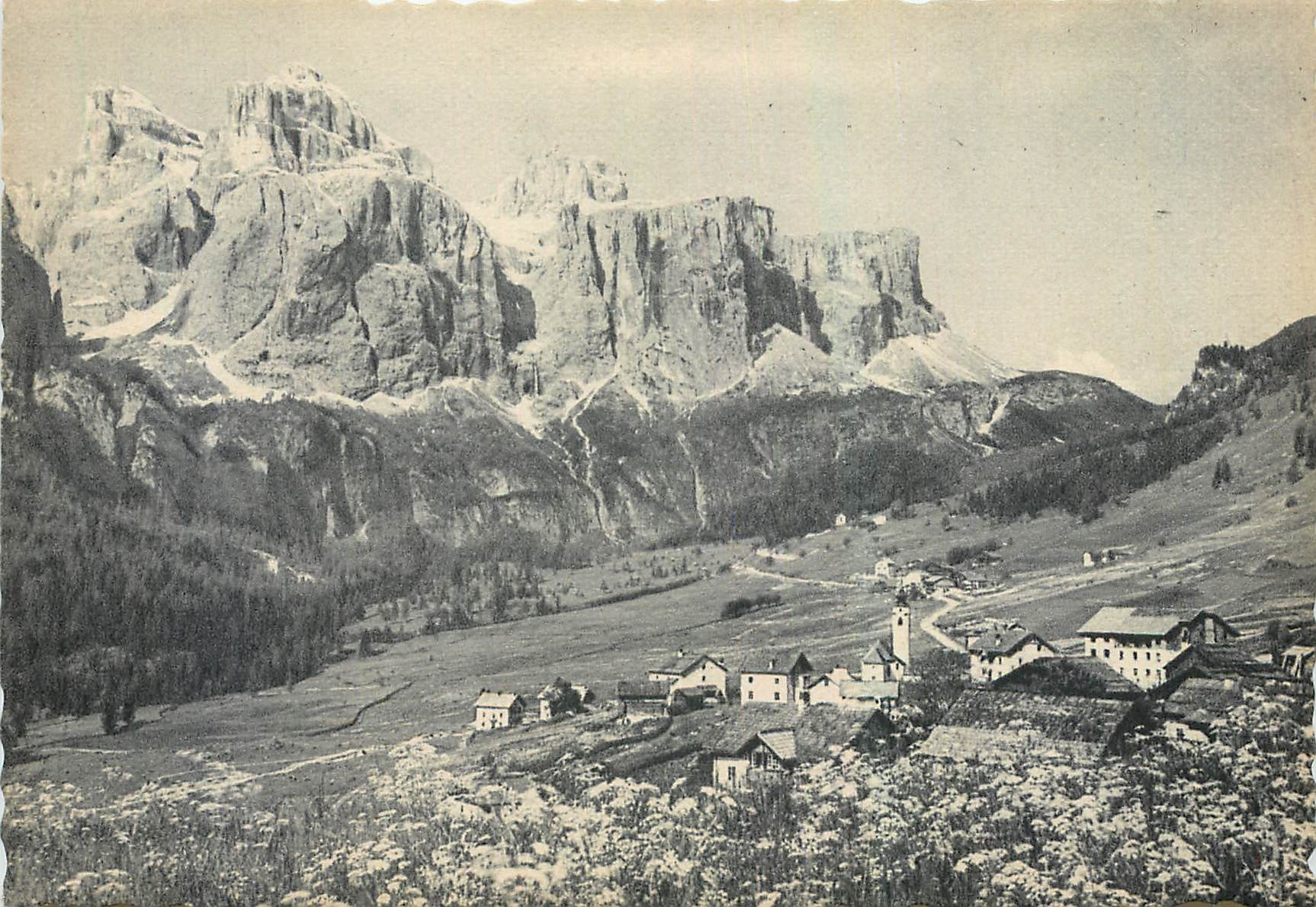 Village alpin aux pieds des Dolomites — Éditeur Giulio Marin O, Vittorio Veneto