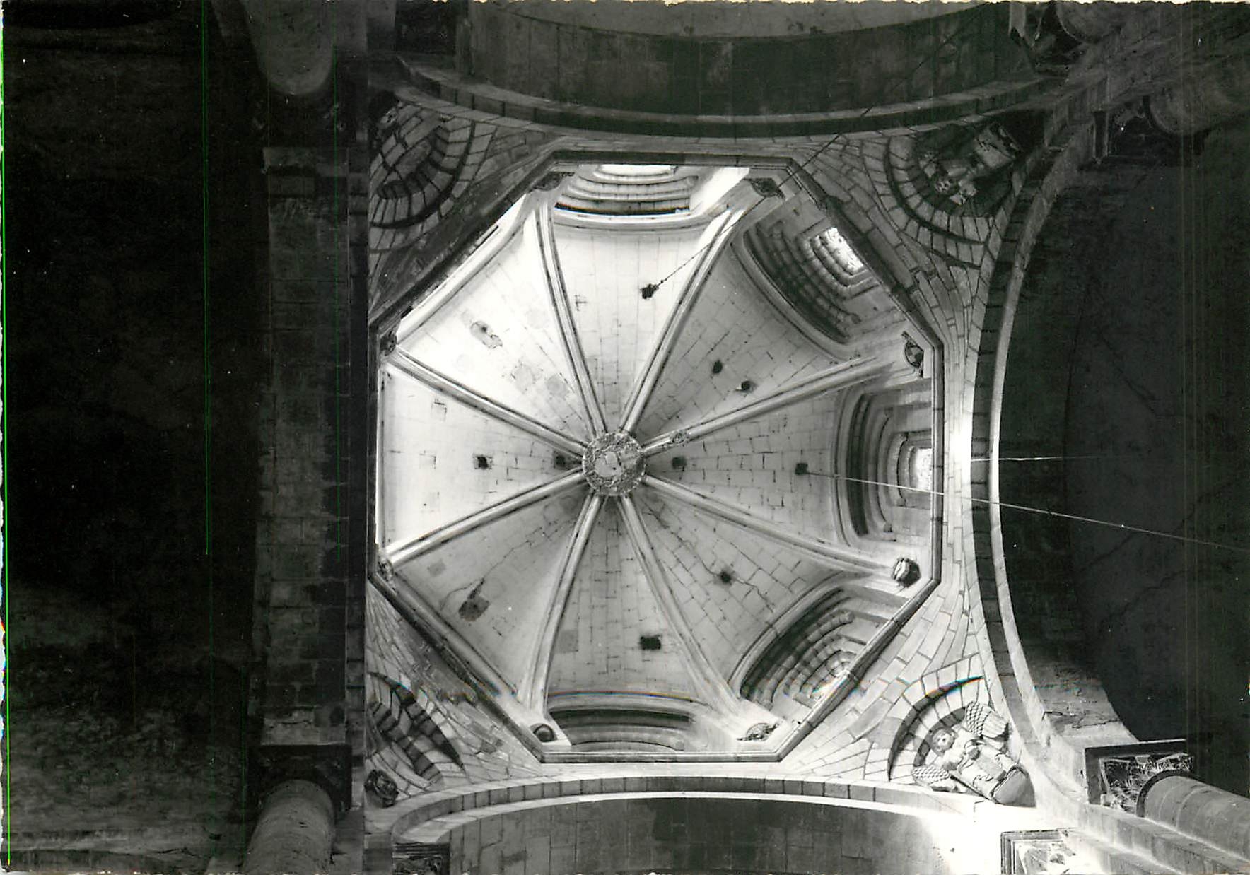 CPM Conques Aveyron La Basilique Coupole de la croisee 