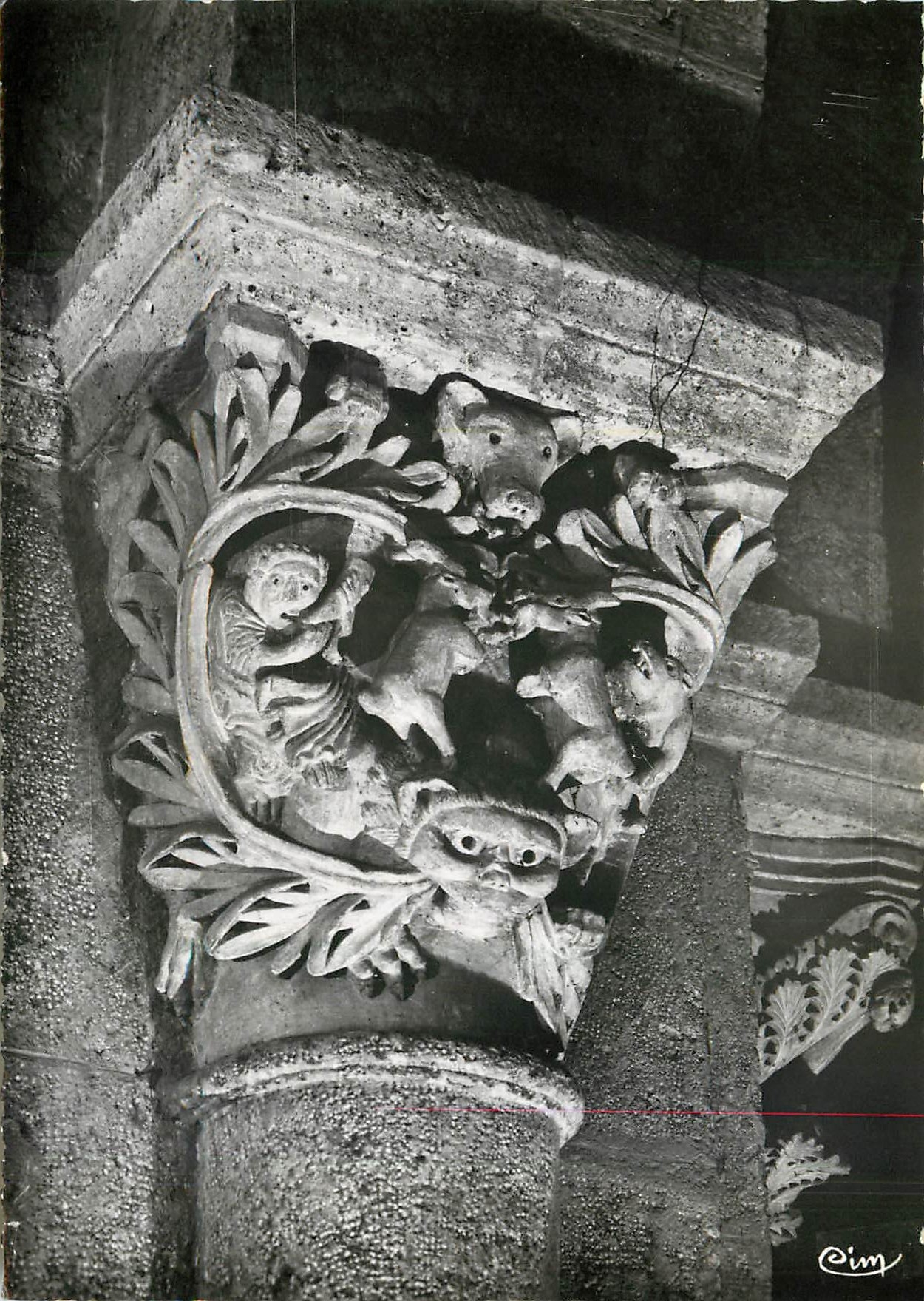 CPM Saulieu C d'Or Basilique St Andoche Les Chapiteaux Pastorale 